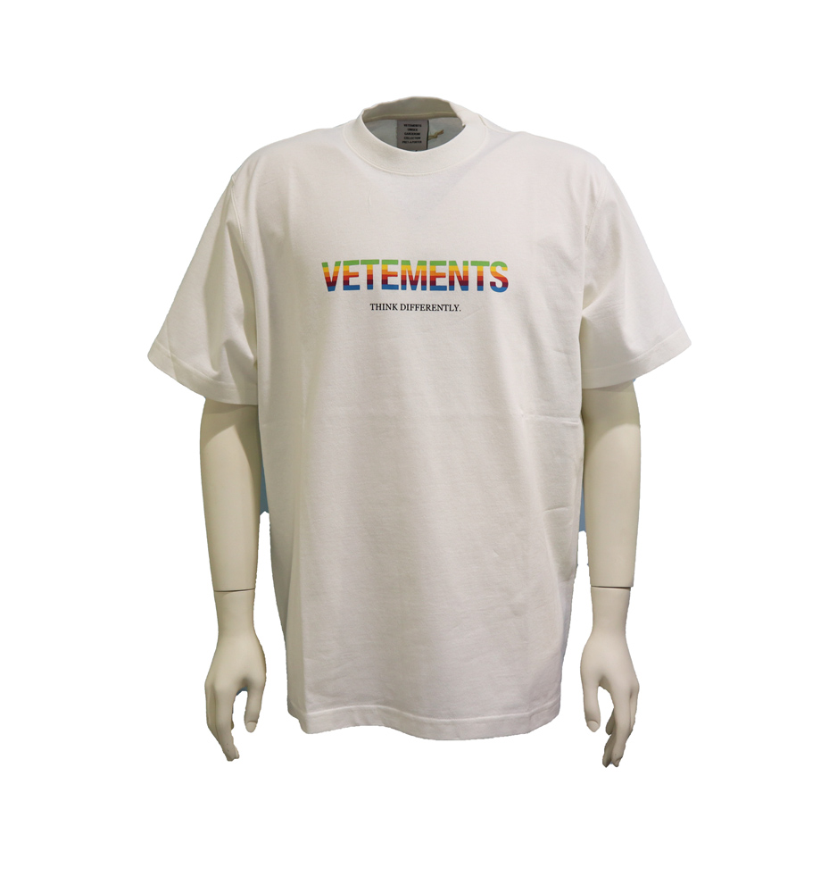 インボイスもお付けします新品100%本物 vetements レインボー ロゴ Tシャツ ヴェトモン S